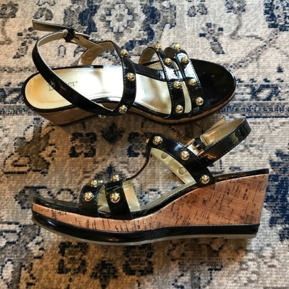 DEXTER: Fun and Spunky Gold Stud and Cork Wedge - Picture 3 of 8